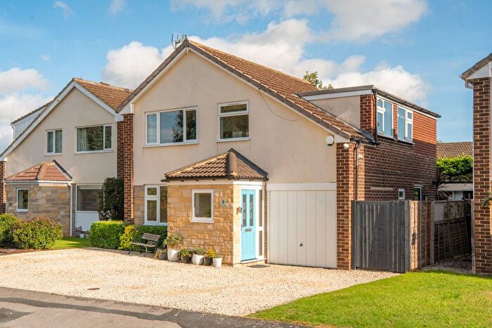 4 Bedroom Detached House For Sale In Ure Grove, Wetherby, LS22