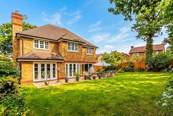 5 Bedroom Detached House For Sale In Hazelway Close, Fetcham, KT22