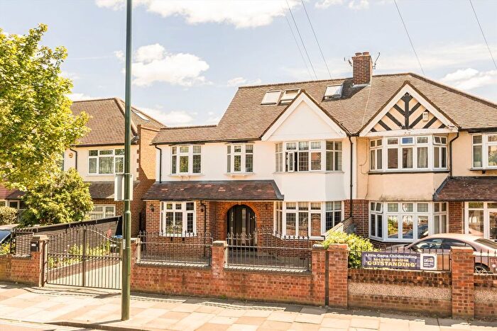 5 Bedroom Semi-Detached House For Sale In Percy Road, Whitton, TW2