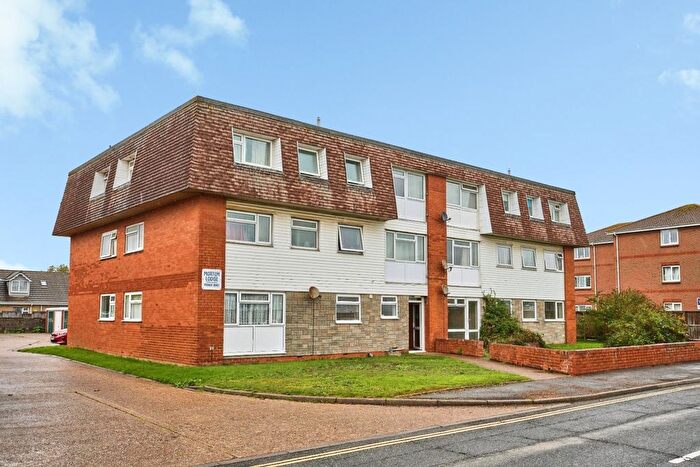 2 Bedroom Flat For Sale In East Yar Road, Sandown, Isle Of Wight, PO36