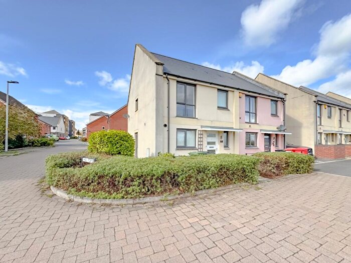 3 Bedroom End Of Terrace House To Rent In Whitsun Leaze, Patchway, Bristol, Gloucestershire, BS34