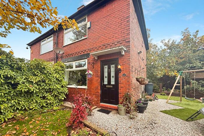 2 Bedroom Semi-Detached House For Sale In Deepdale Drive, Pendlebury, Swinton, Manchester, M27