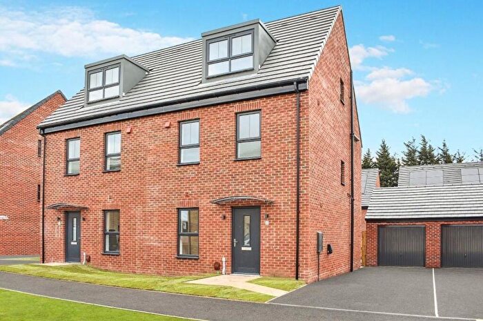 4 Bedroom Semi-Detached House To Rent In Eliza Grant Road, LS15