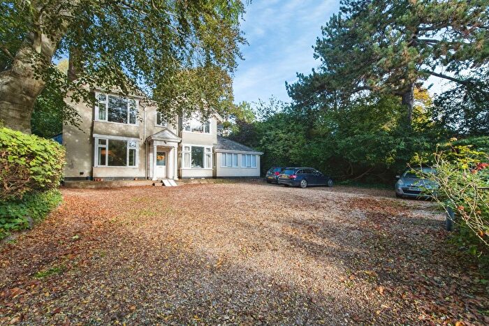 2 Bedroom Flat For Sale In Grosvenor Place, Exeter, Devon, EX1