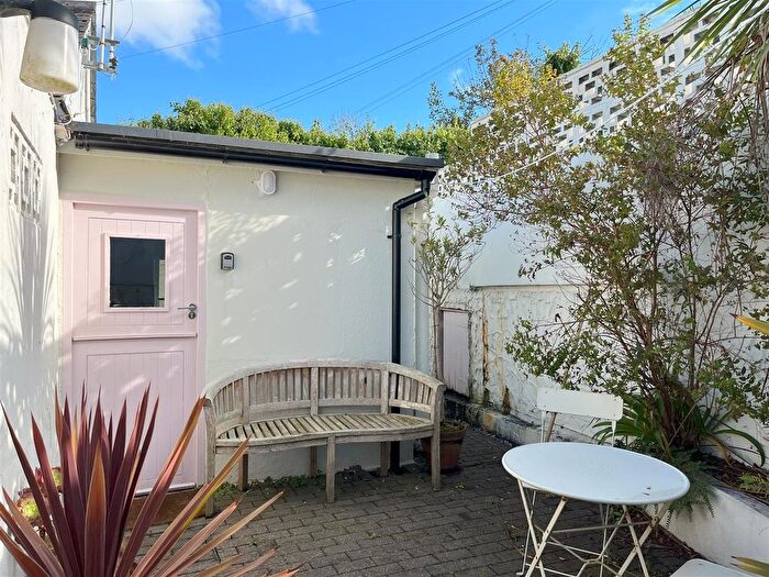 1 Bedroom Flat To Rent In Stratton Terrace, Falmouth, TR11