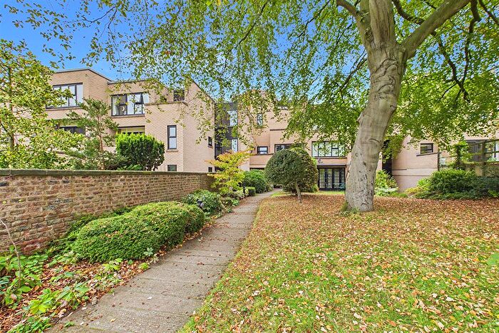2 Bedroom Flat For Sale In Ouse Lea, Shipton Road, YO30