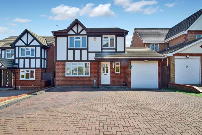 4 Bedroom Detached House For Sale In Niven Close, Wainscott, Rochester, ME3