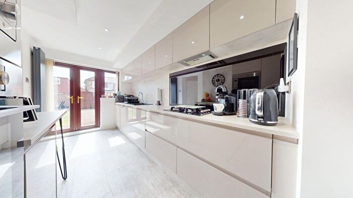 3 Bedroom Semi-Detached House For Sale In Windermere Avenue, Gateshead, Tyne And Wear, NE10