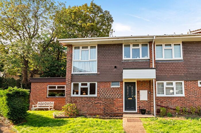 3 Bedroom End Of Terrace House For Sale In Whitlars Drive, Kings Langley, WD4