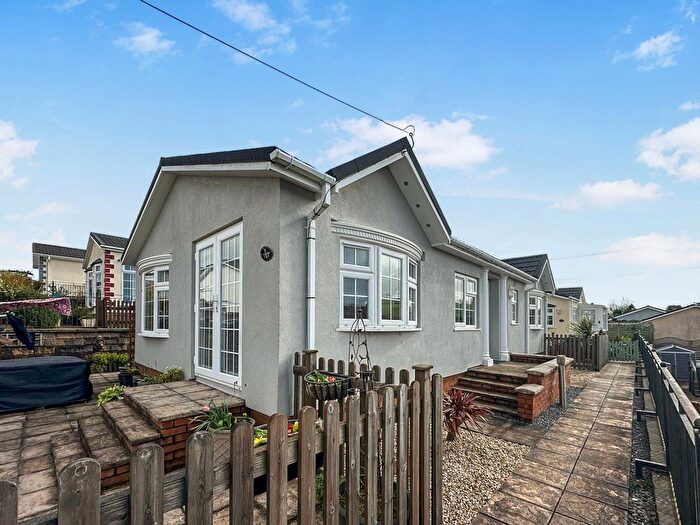 2 Bedroom Mobile/park Home For Sale In Totnes Road, Paignton, Devon, TQ4