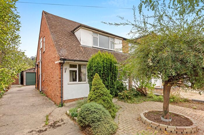 3 Bedroom Semi-Detached House For Sale In Cotmore Gardens, Thame, OX9
