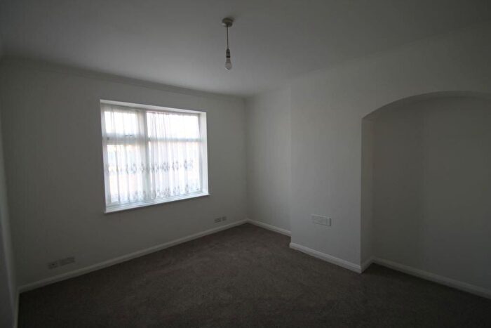 2 Bedroom Terraced House For Sale In Rowdowns Road, Dagenham, RM9