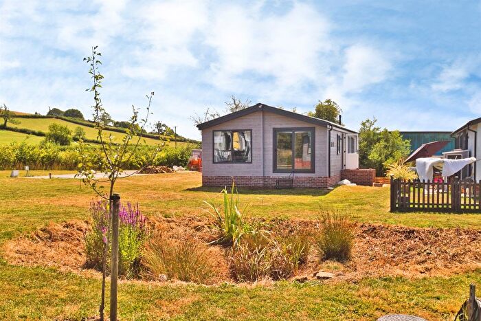 2 Bedroom Mobile/park Home For Sale In Bath Amp; West Lodge Park, Cannards Grave, Shepton Mallet, BA4