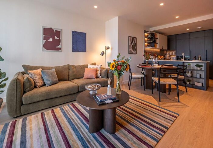 1 Bedroom Flat To Rent In Ferry Island, Tottenham, London, N17