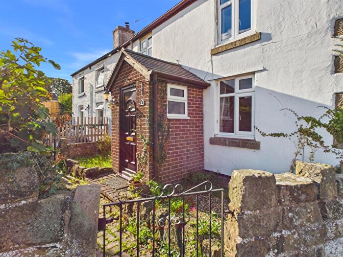 2 Bedroom Cottage For Sale In Heol Llewelyn, Coedpoeth, LL11