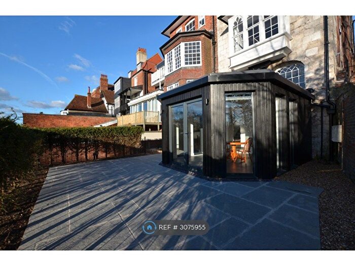 2 Bedroom Flat To Rent In Quarry Street, Guildford, GU1