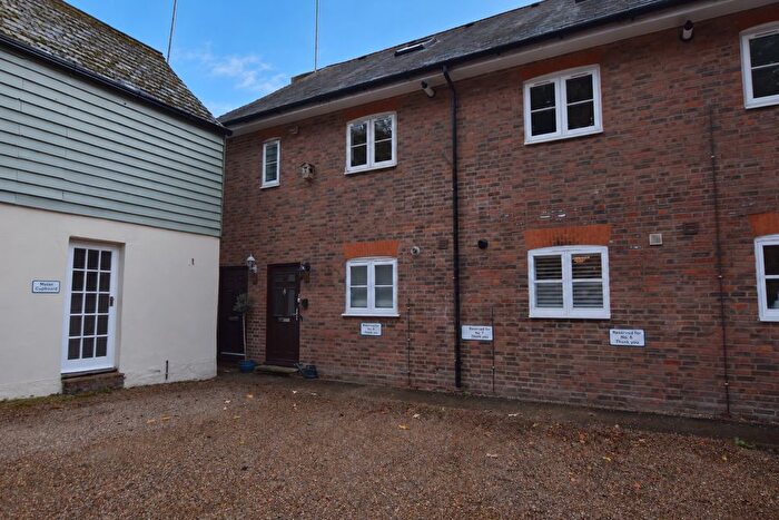 2 Bedroom Flat To Rent In Chestnut Place, Thurnham Lane, ME14