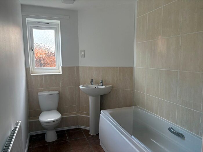 2 Bedroom Flat To Rent In Hillier Road, Devizes, SN10