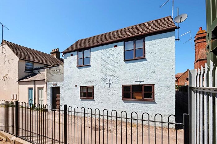 3 Bedroom Detached House For Sale In Oxford Street, Whitstable, CT5