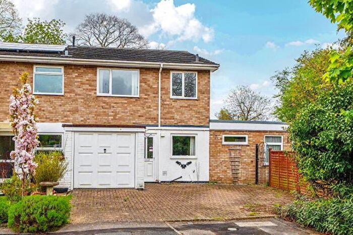 3 Bedroom End Of Terrace House For Sale In Woburn Close, Caversham, Reading, RG4