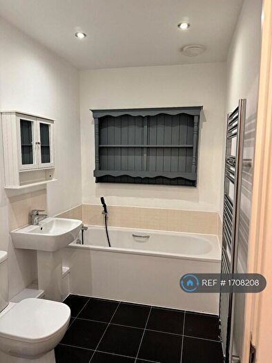 2 Bedroom Flat To Rent In Keen Avenue, Buntingford, SG9