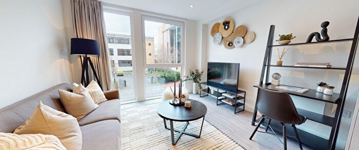 1 Bedroom Flat To Rent In Dumballs Road, Cardiff, CF10