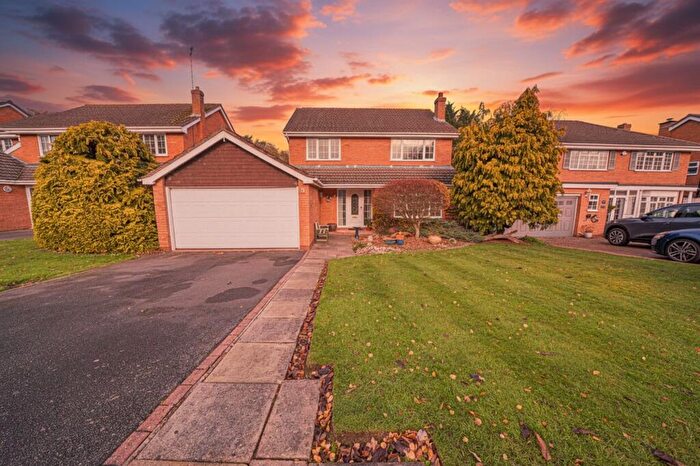 4 Bedroom Detached House For Sale In Barnbrook Road, Knowle, B93