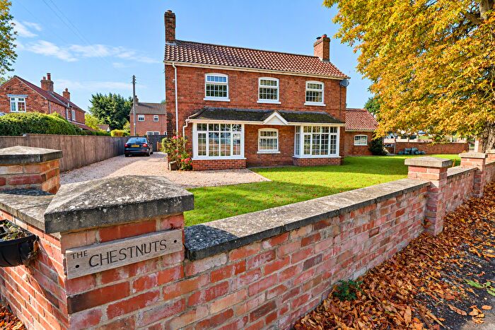 2 Bedroom Detached House For Sale In Main Road, Laughterton, LN1