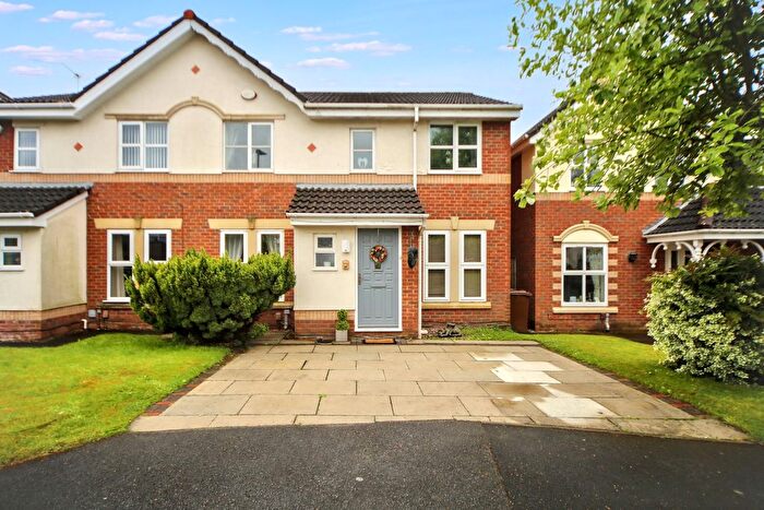 4 Bedroom Semi-Detached House For Sale In Bakewell Drive, Wigan, WN6