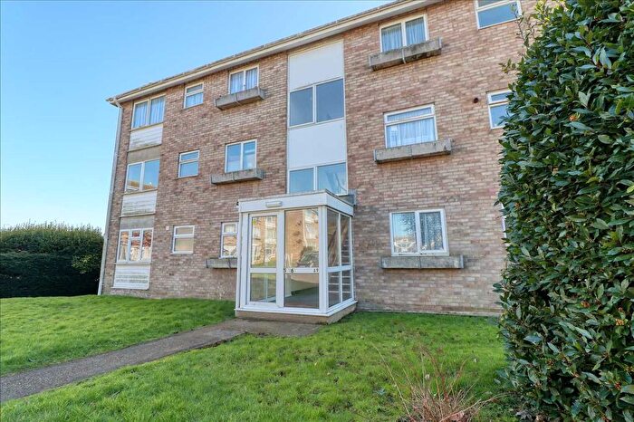 2 Bedroom Flat For Sale In Gatefield Court, Gatefield Close, Walton On The Naze, CO14