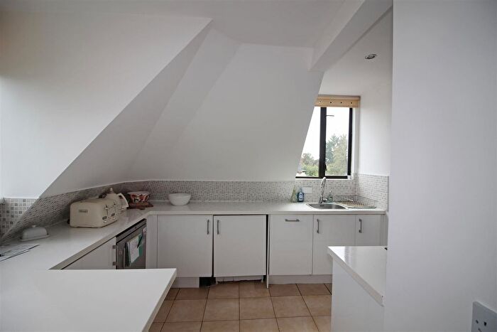 1 Bedroom Flat To Rent In Pavin Court, Llandaff, CF5