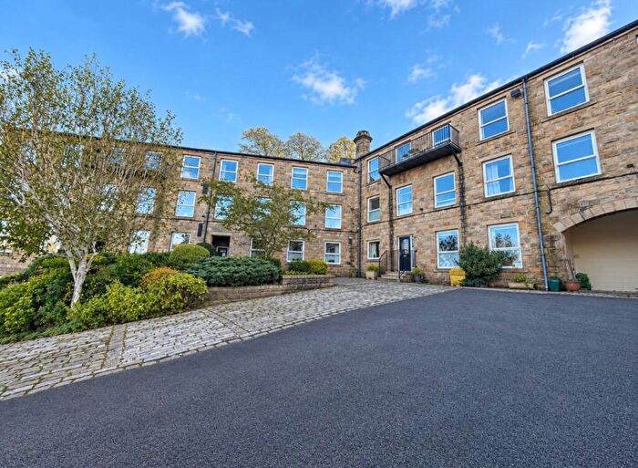 1 Bedroom Flat To Rent In Birdcage Court, Otley, West Yorkshire, LS21