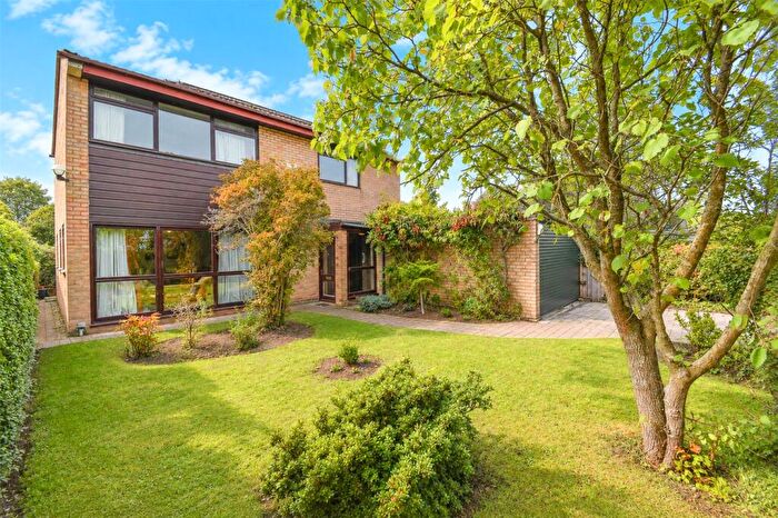 4 Bedroom Detached House For Sale In Marlfield Lane, Pensby, Wirral, CH61