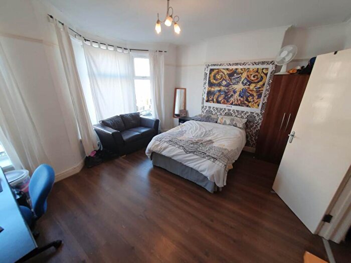 2 Bedroom Flat To Rent In Claude Road, Roath, Cardiff, CF24