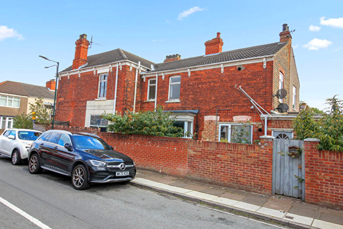 4 Bedroom Flat For Sale In Brereton Avenue, Cleethorpes, DN35