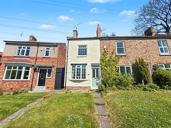 2 Bedroom Cottage For Sale In Cockerton Green, Darlington, DL3