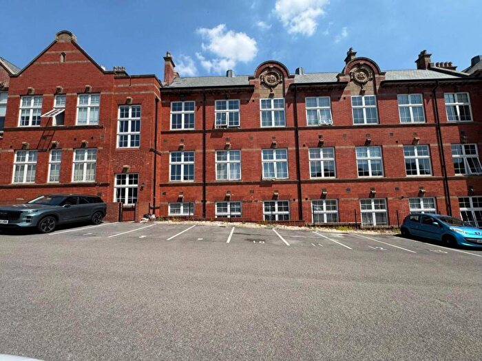 1 Bedroom Apartment For Sale In The Saddles, Crocketts Lane, Smethwick, B66