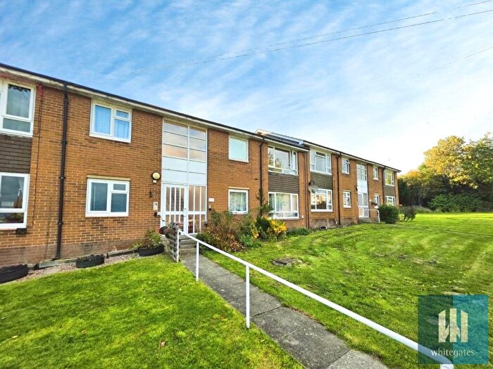 1 Bedroom Apartment For Sale In Longfield Avenue, Dalton, Huddersfield, HD5