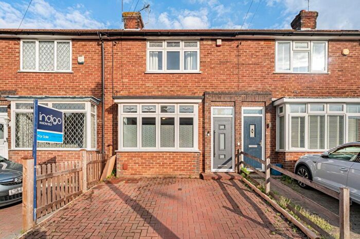 2 Bedroom Terraced House For Sale In Stapleford Road, Luton, LU2