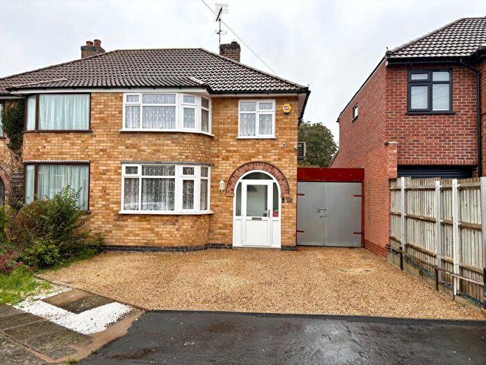 3 Bedroom Semi-Detached House For Sale In St James Close, Huncote, Leicester, LE9