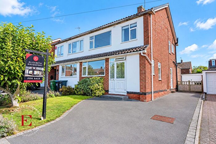 3 Bedroom Semi-Detached House For Sale In Priorsfield Road, Kenilworth, CV8