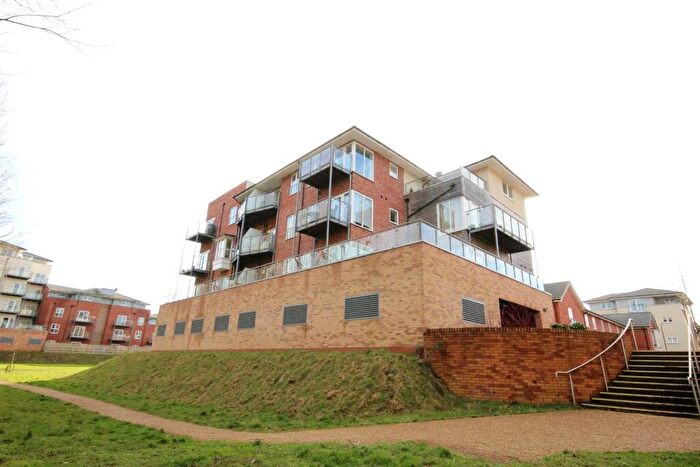 2 Bedroom Apartment To Rent In Andrews Close, Warwick, CV34