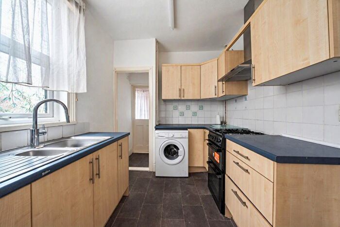 3 Bedroom Detached House To Rent In Havant Road, Portsmouth, Hampshire, PO2