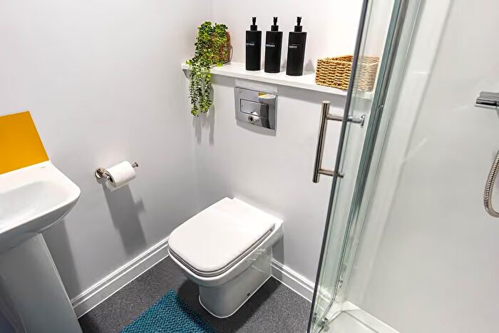 1 Bedroom Flat To Rent In Ardwick Green South, Manchester, M13