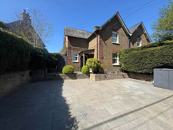 3 Bedroom Semi-Detached House For Sale In Ingham Lane, Watlington, OX49