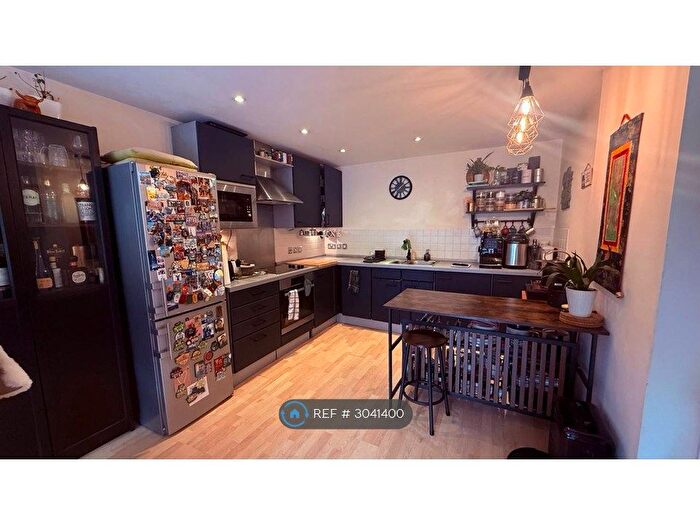 2 Bedroom Flat To Rent In Stanton House, London, SE16