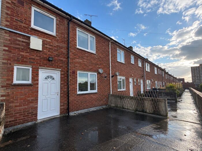2 Bedroom Maisonette To Rent In Machin Road, Henbury, Bristol, BS10