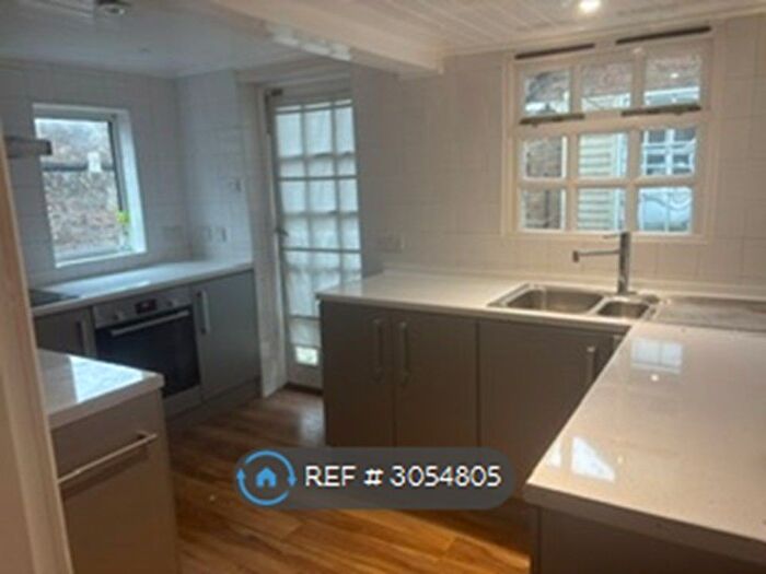 2 Bedroom End Of Terrace House To Rent In Laburnum Road, Sandy, SG19