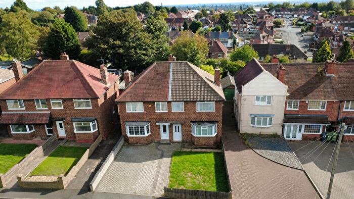 3 Bedroom Semi-Detached House For Sale In Tyndale Crescent, Birmingham, B43