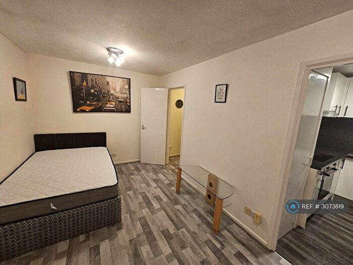 Studio To Rent In Corrie Road, Cambridge, CB1